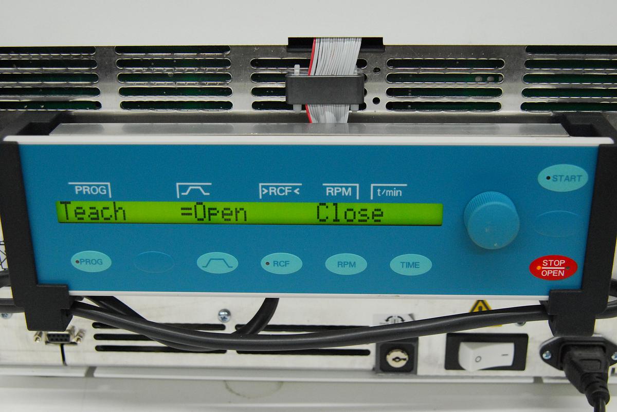 Used Hettich 2350-01 MIKRO 220 Robotic Automated Benchtop Centrifuge W/ Rotor