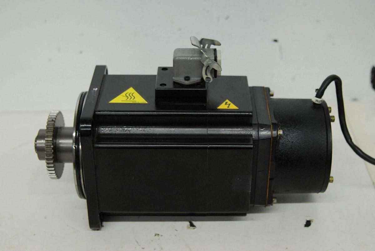 Used Kawasaki Sanyo Denki P60B13200LCX2C BL Super Servo Motor / 60490-1032RON Encoder