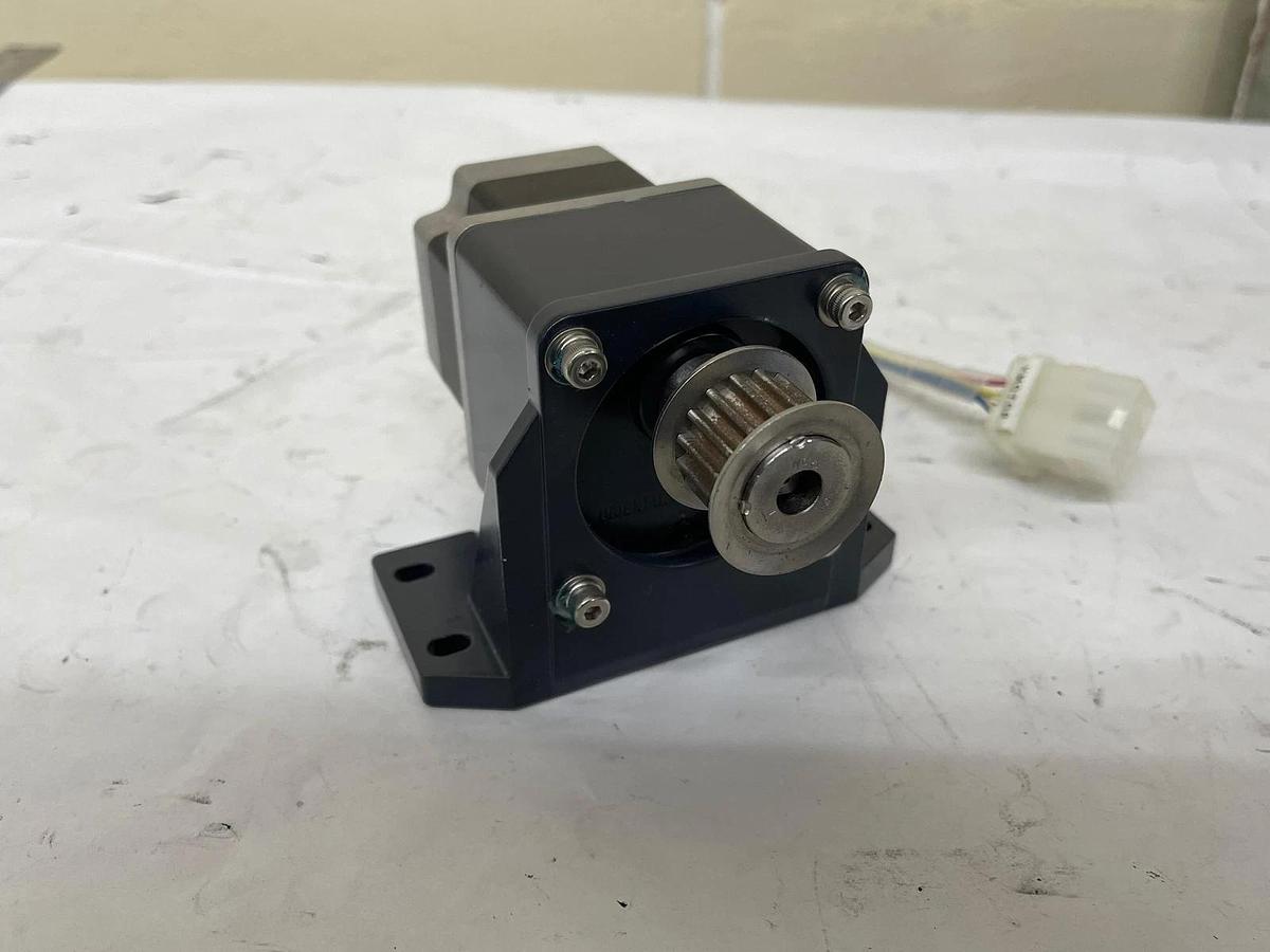 Used Oriental Motor Vexta PK264A2-SG18 Stepper Motor W/ Mount SOL2