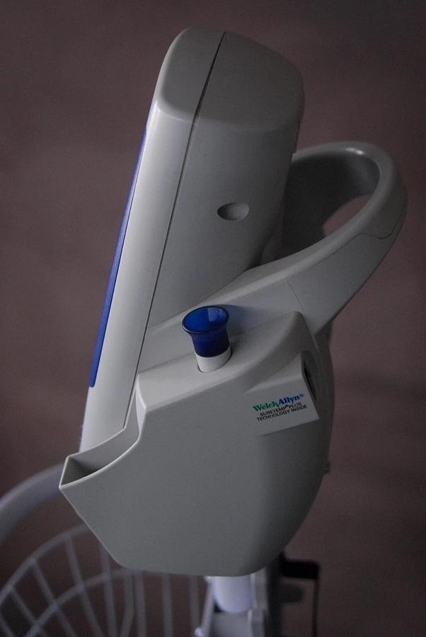 Used Welch Allyn 45NTO Vital Signs Spot LXi Patient Monitor W/ Stand