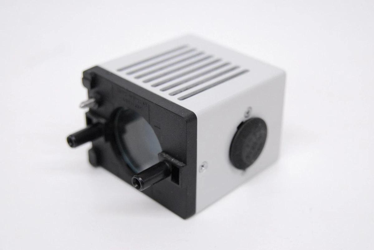 Used Leitz 514672 Lamphousing 20 6V 20W Halogen Lamphousing - Laborlux S