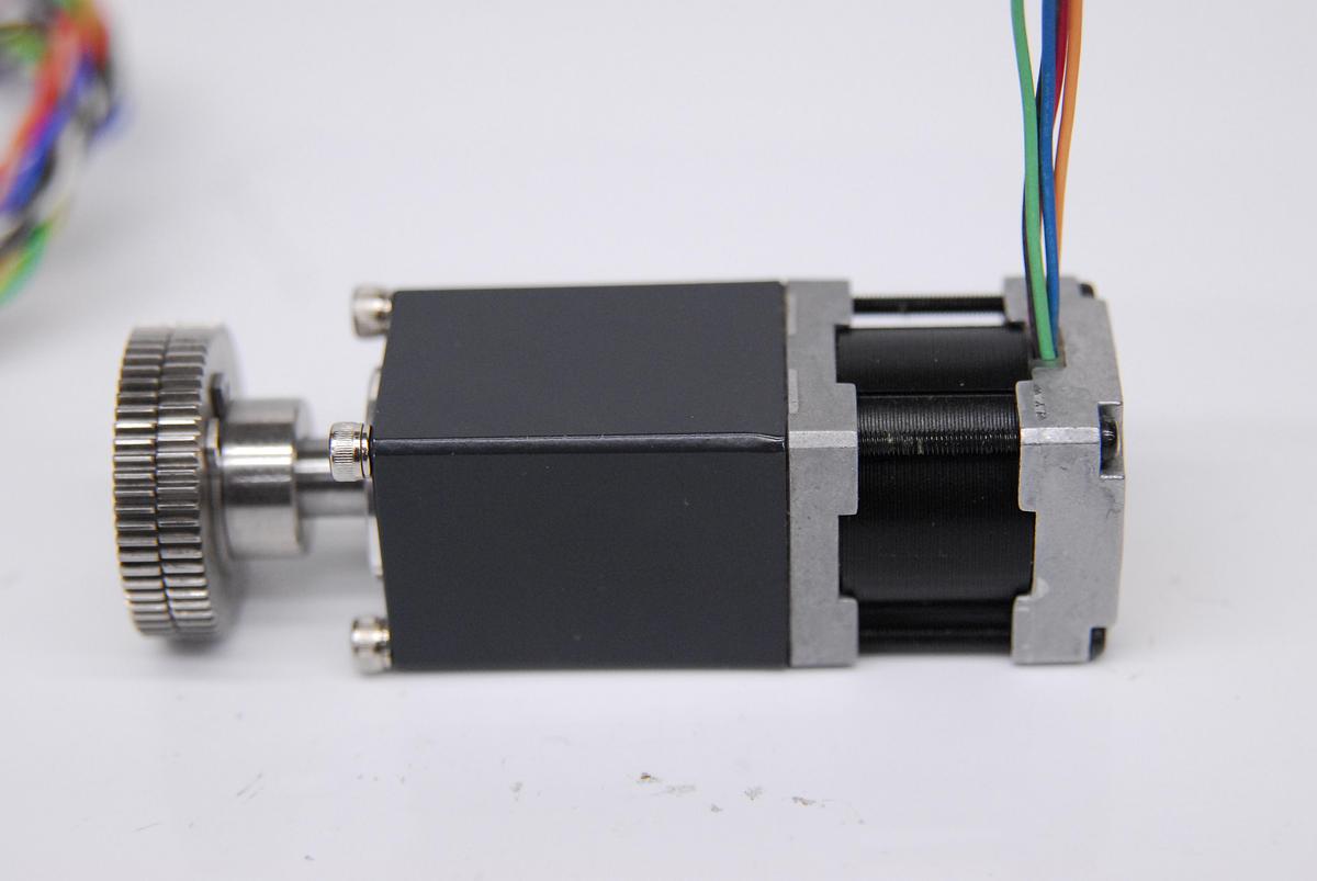Used Oriental Motor Vexta SD5103P3 5-Phase Driver PK523A-H50 Stepper Motor