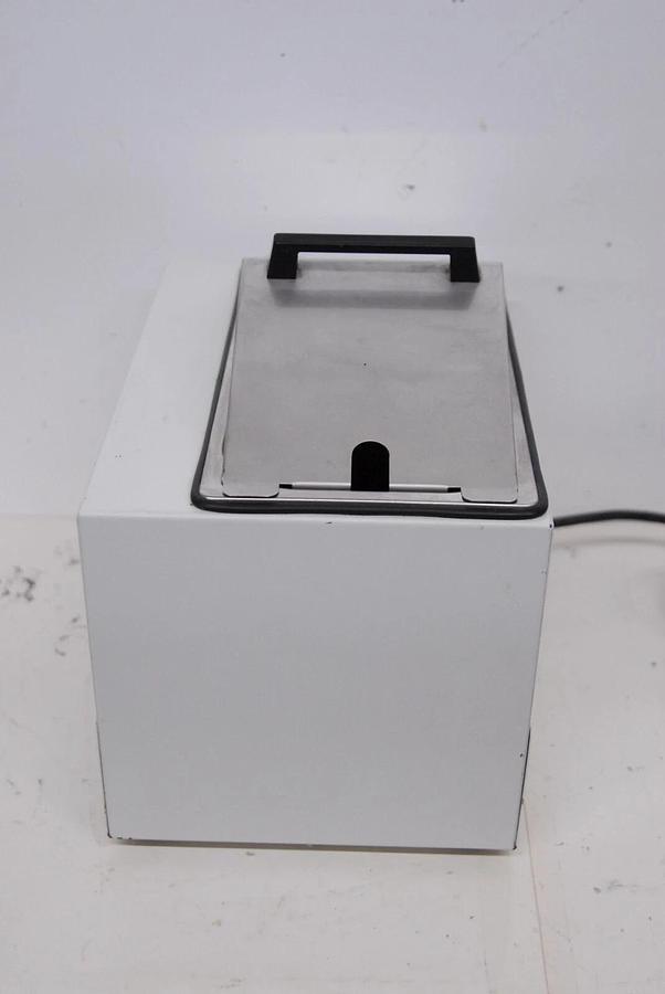 Used VWR Shel Labs Sheldon Manufacturing 14-5794 Heated Water Bath W/ Lid - TESTED