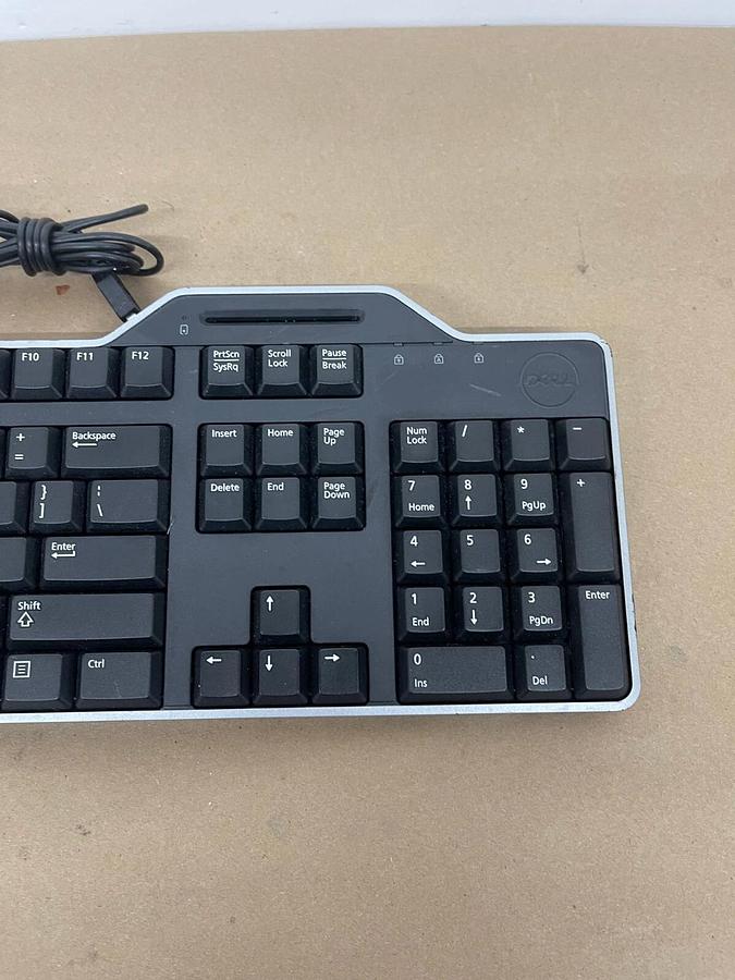 Used Dell KB813 (KB813BKUS) Smartcard Wired Keyboard - Black