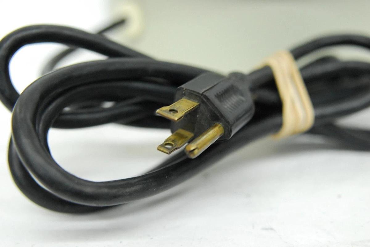 Used Clay Adams 420225 Compact II Centrifuge (Roche 0231) W/ 6-Place Rotor 3200 RPM