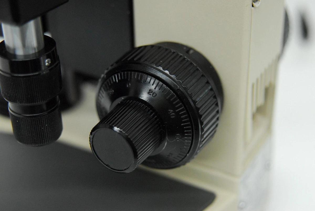 Used Olympus CH-2 CHT Binocular Microscope W/ E A4x/10x/40x Objectives