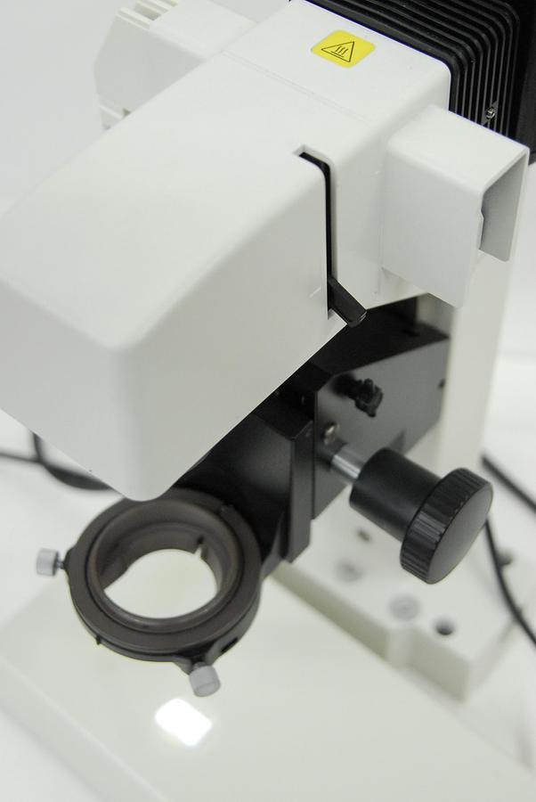 Used Nikon T-DH Dia Illumination Pillar W/ TE2-PS100W, LHS-H100P-1 Lamp (TE2000-E)