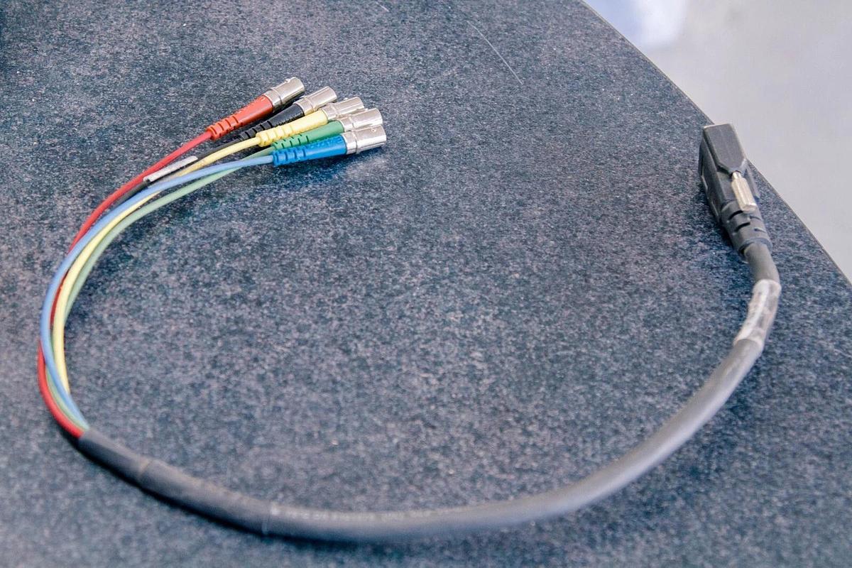 Used Extron 15 Pin HD Male to BNC Female Mini High Resolution Cable 1 Feet