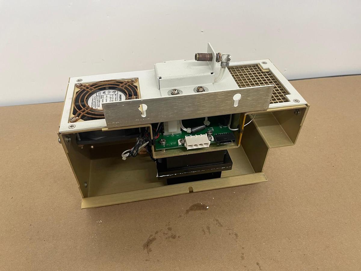 Used Perkin Elmer N077-9584 JAZ HTR ADPTR W/ Encloser