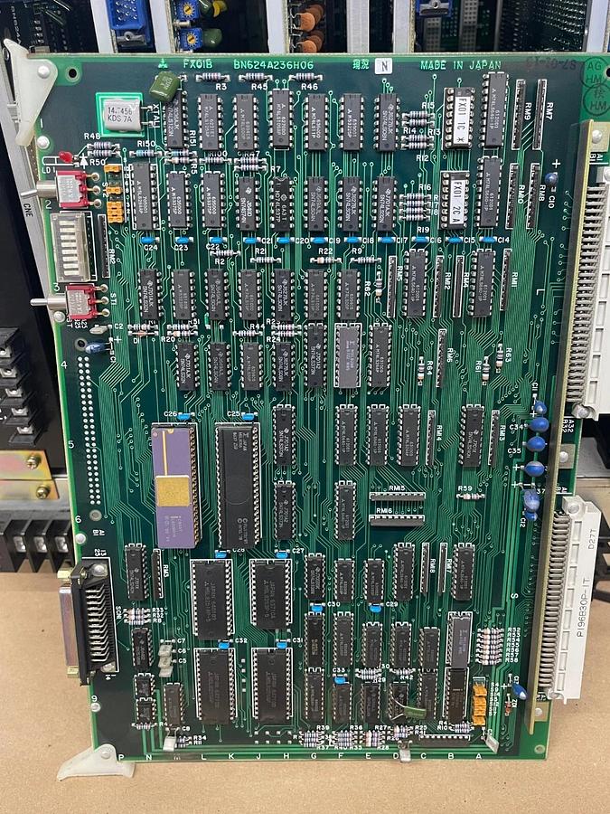 Used Mitsubishi UF01C-2 MELDAS-W7 Control Unit  W/ Installed Cards (DWC200H EDM)