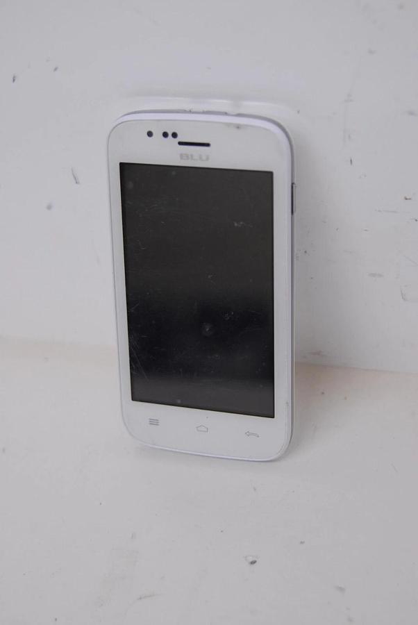 Used BLU Advance 4.0 A270A - 4GB - White, Dual Sim Slots (Unlocked) Smartphone 848958008286