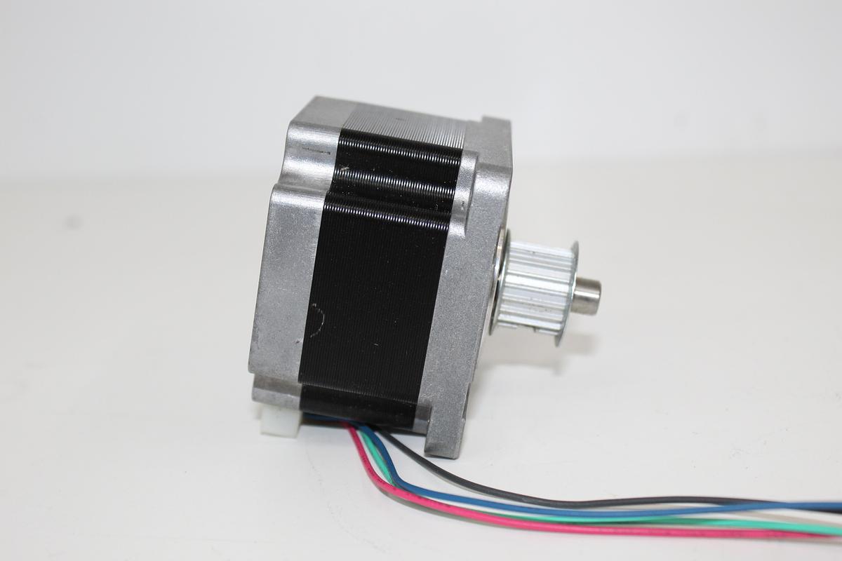 Used Vexta PK264JDA 2-Phase Stepping Motor DC 2.1V LOT OF 2