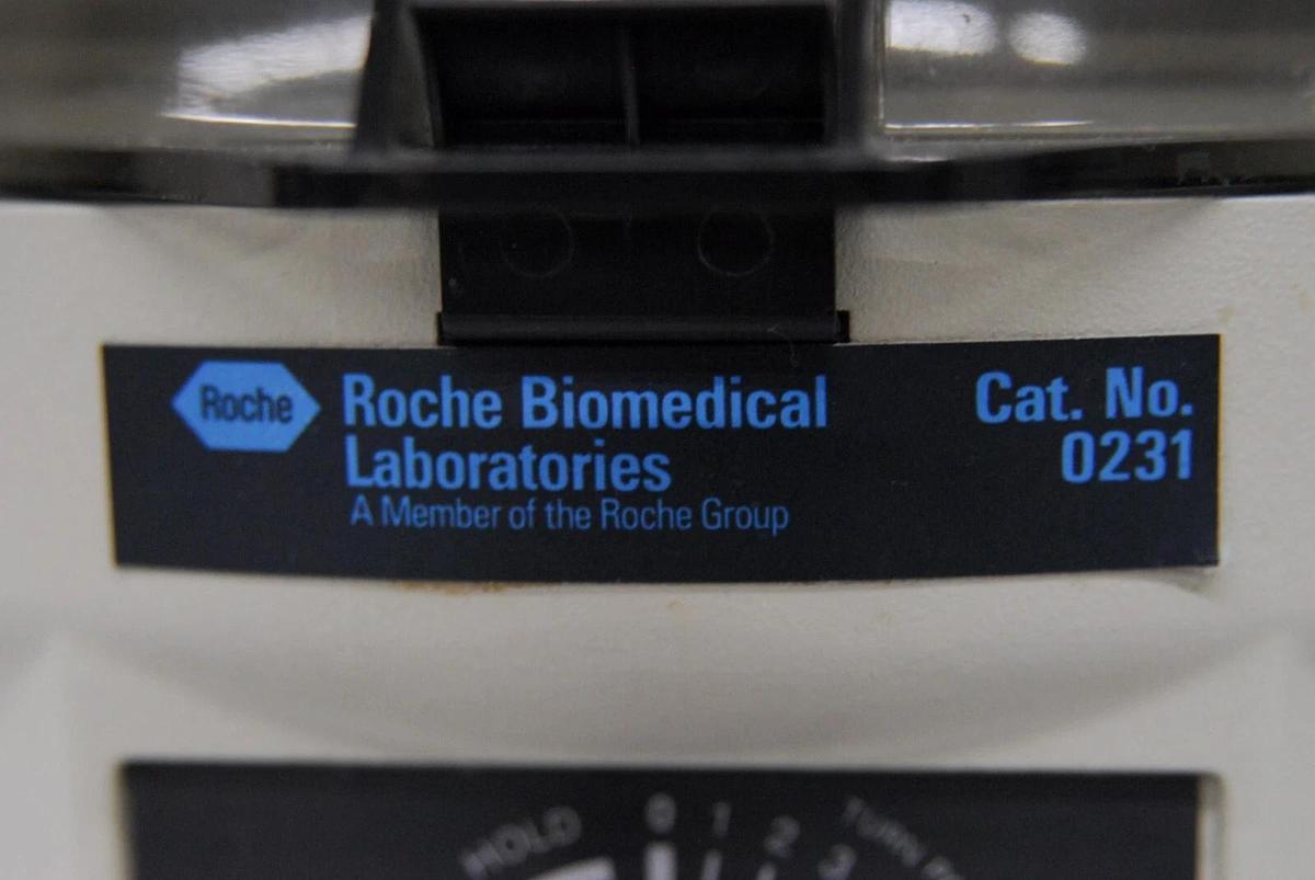 Used Clay Adams 420225 Compact II Centrifuge (Roche 0231) W/ 6-Place Rotor 3200 RPM