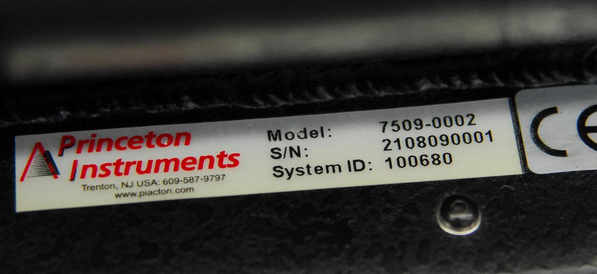Used Princeton Instruments 7509-0002 LN2 Cooled CCD Detector Head w/ Dewar Tank