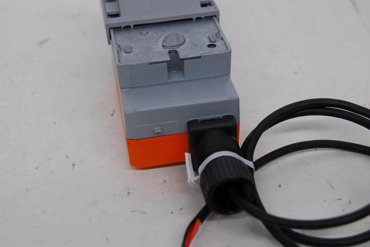 Used Belimo LRX24-MFT Control Actuator