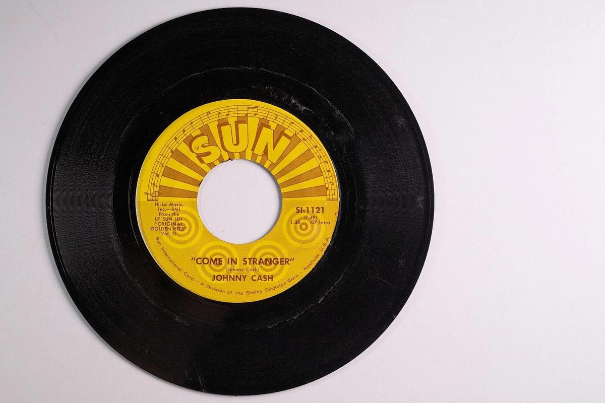 Used Johnny Cash 45 Record Lot of 5 With 33 Special Coin Operator Release