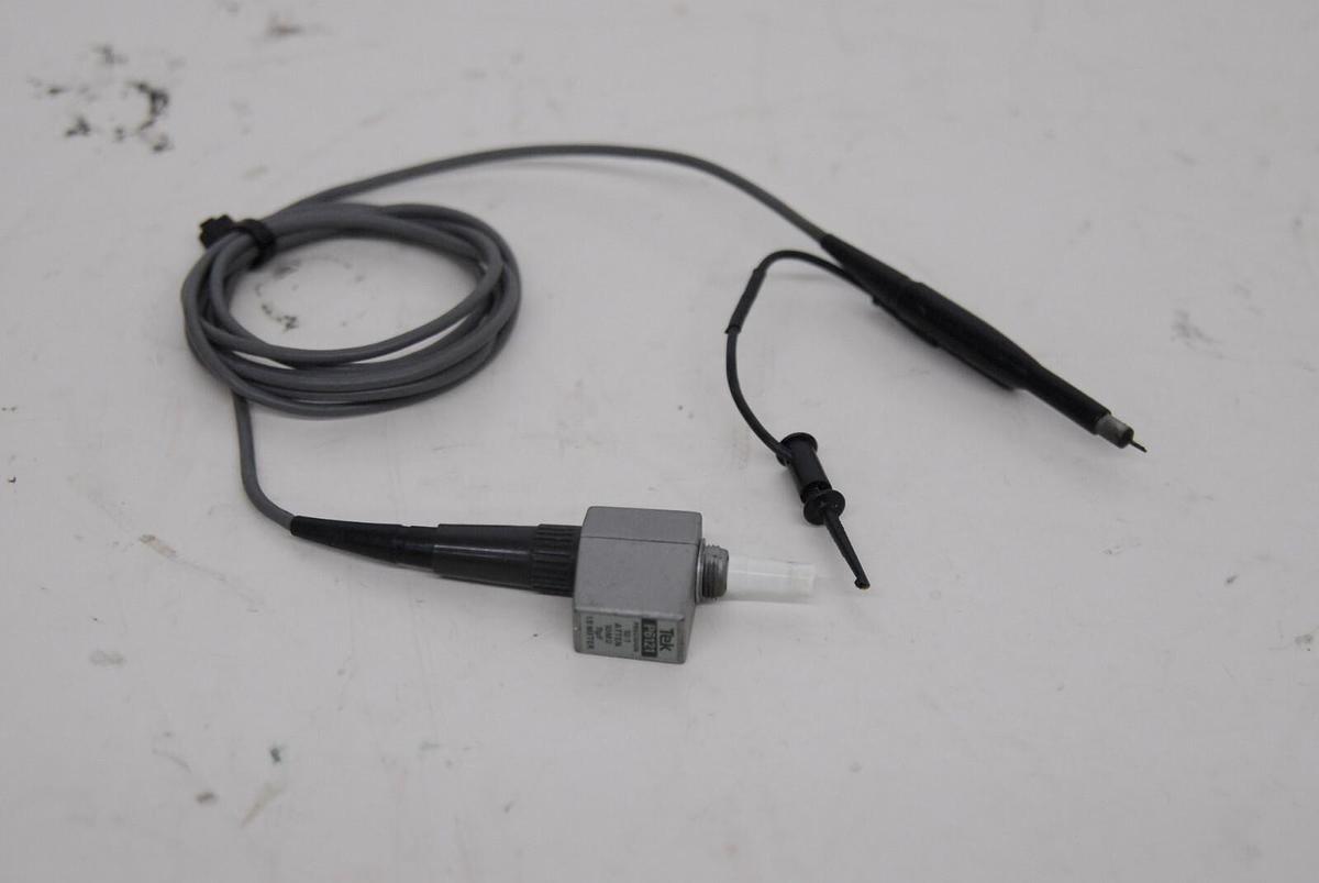 Used Tektronix P6121 100 MHz 1.5m passive ×10 probe