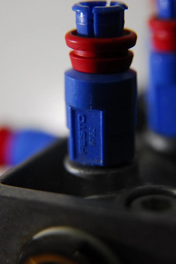 Used Festo FR-8-1/8 Pneumatic Manifold Distribution Block W/ Festo W-3-1/4 hand slide