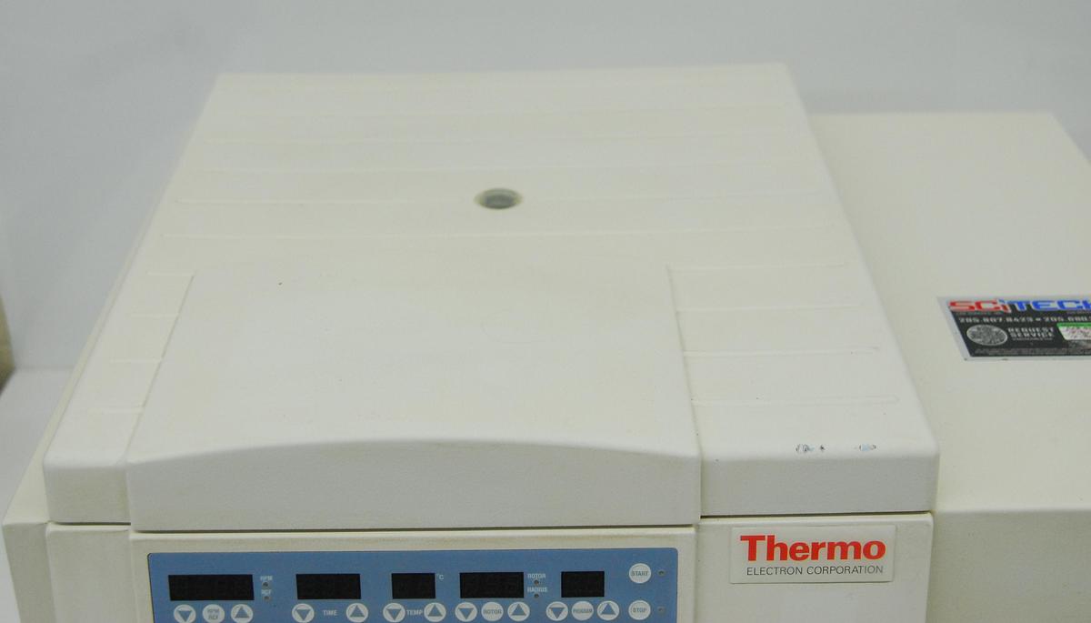 Used Thermo Forma Fisher 5532 1L GP Refrigerated Benchtop Centrifuge W/ 243 Rotor