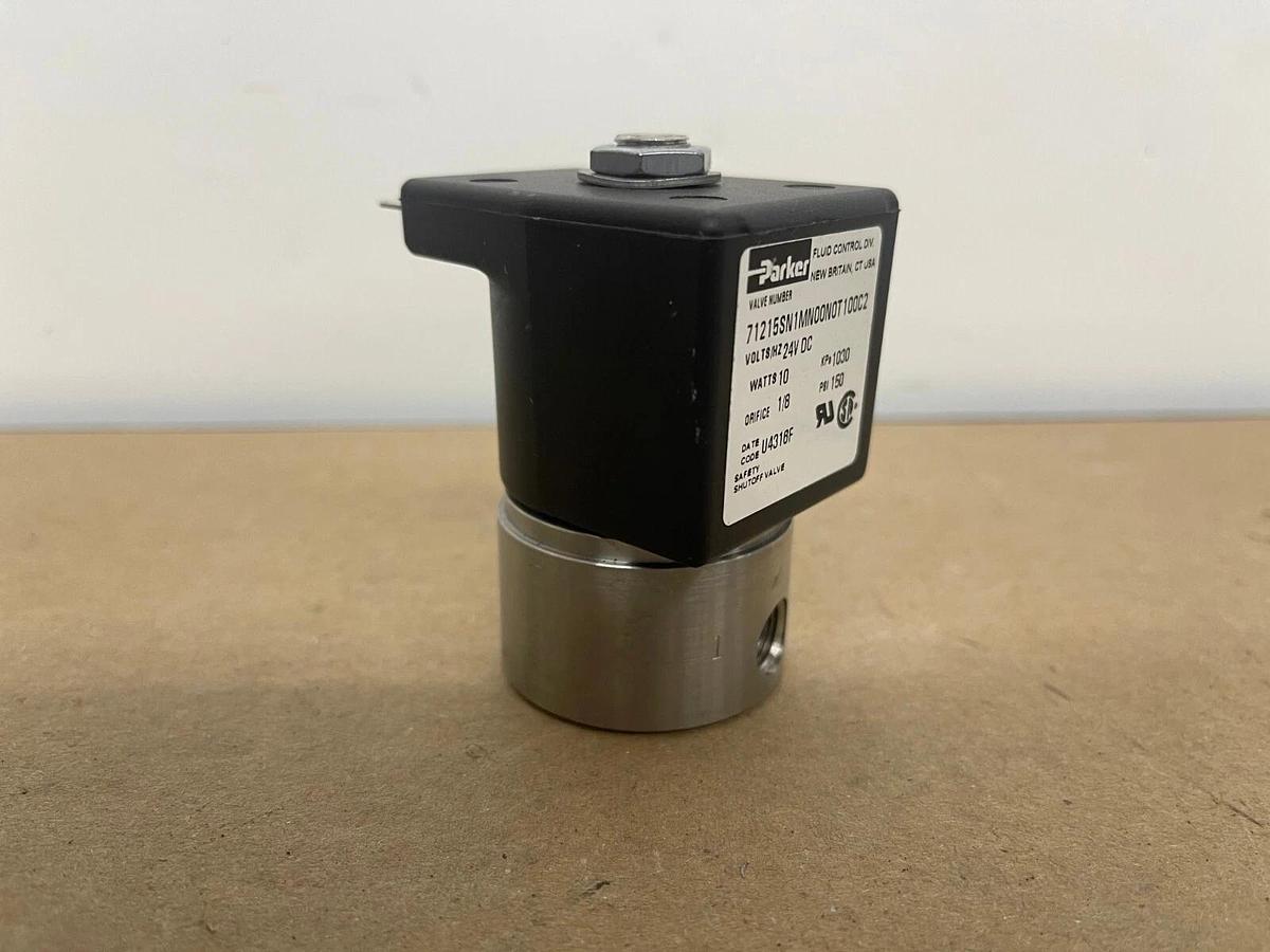 Used Parker 71215SN1MN00NT00N0T100C2 Solenoid Valve 24VDC 10W 150PSI