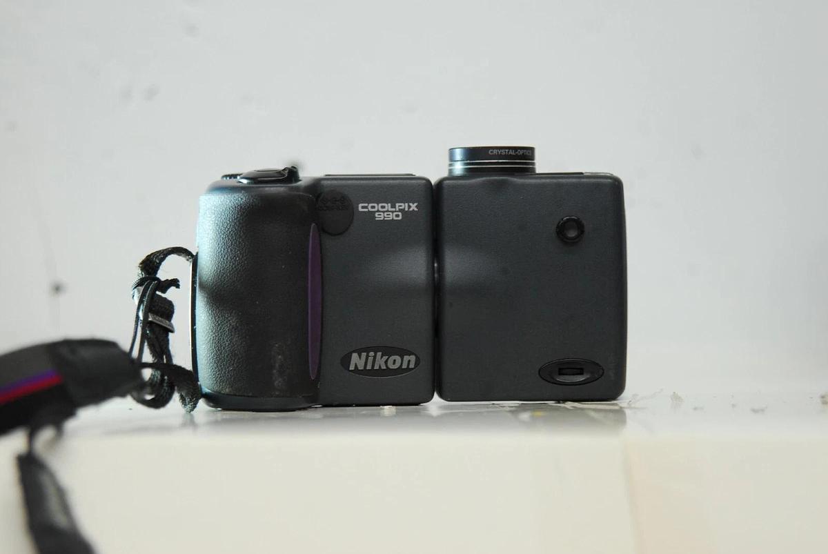 Used Nikon Coolpix 990 E990 3.34MP Digital Camera