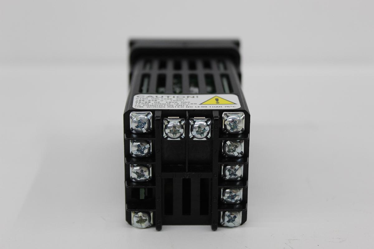 Used Watlow 93 93AB-1CD0-0ARR Digital LED Display Temperature Controller