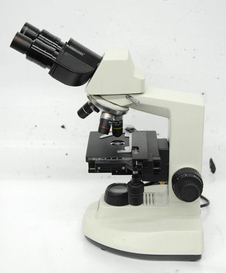 Used Wesco Lab VU 4200 Binocular Microscope W/ 4/10/40/100x SP-Achro Objectives