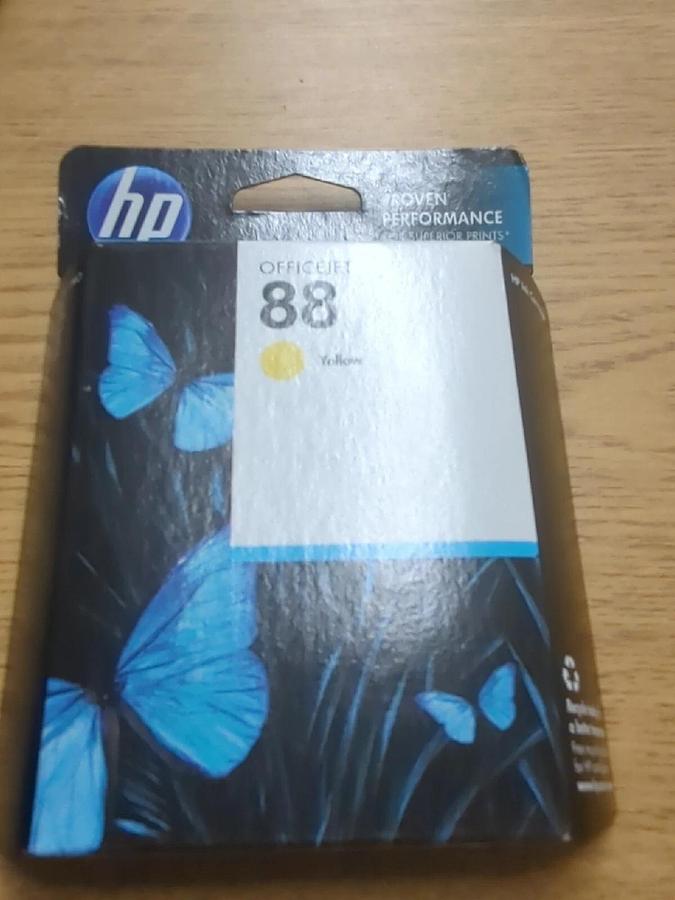 Used Genuine SEALED OEM HP 88 Yellow Ink Inkjet Cartridge C9388AN