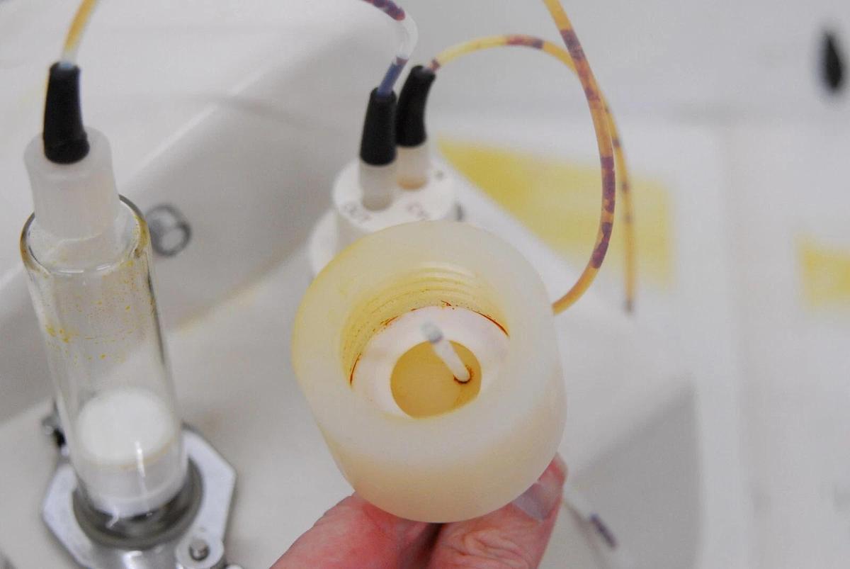 Used EM AquaStar V1B Titrator System