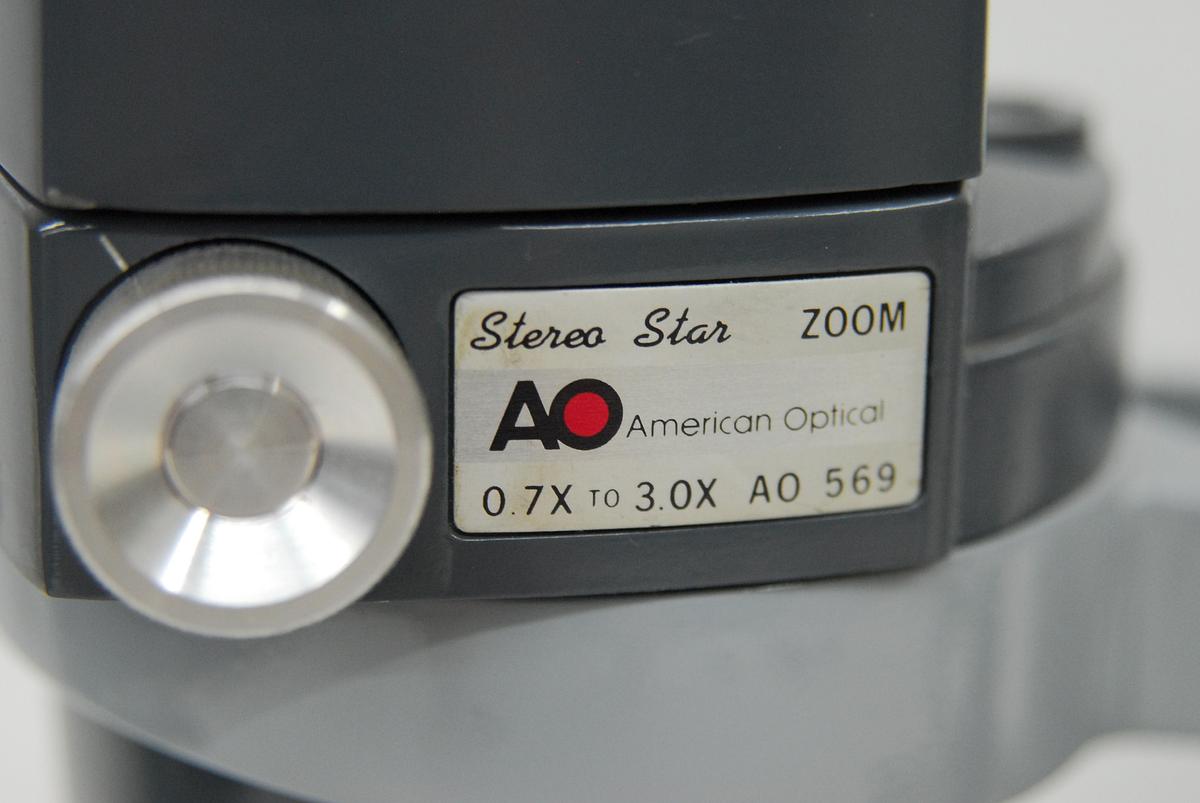 Used AO Stereo Star 569 .7x-3x Stereo Microscope W/ 655 Illuminator - TESTED WORKING