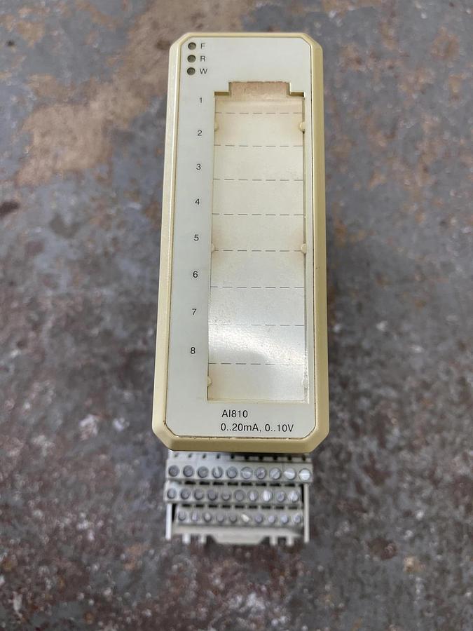 Used ABB - 3BSE008516R1 - AI810