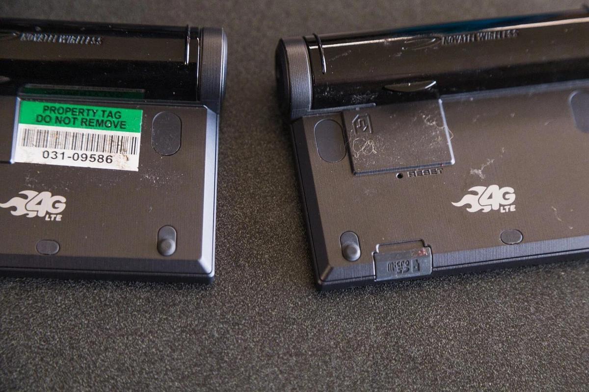 Used (AT&T)NOVATEL 5792 LIBERATE 4G LTE HOTSPOT MIFI WiFi MOBILE MODEM - Lot of 2 649496018481