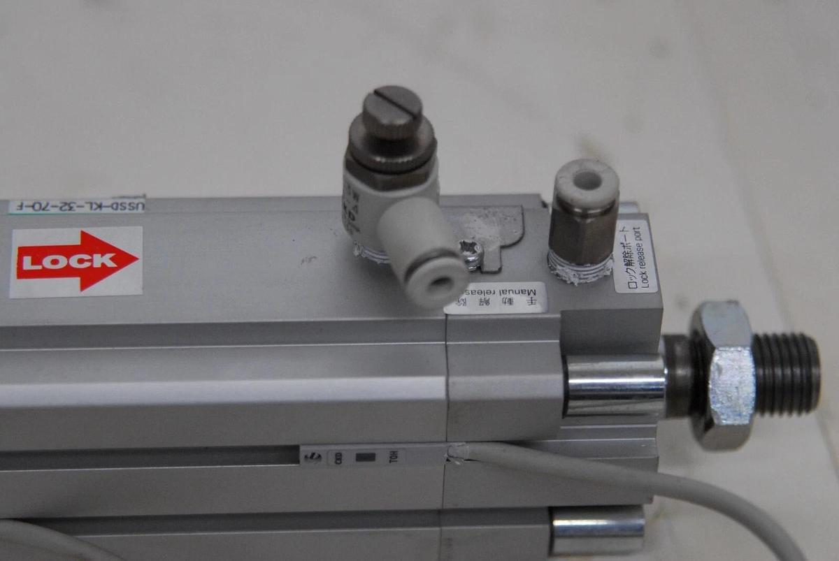 Used CKD USSD-KL-32-70-F-N Position Locking Compact Cylinder