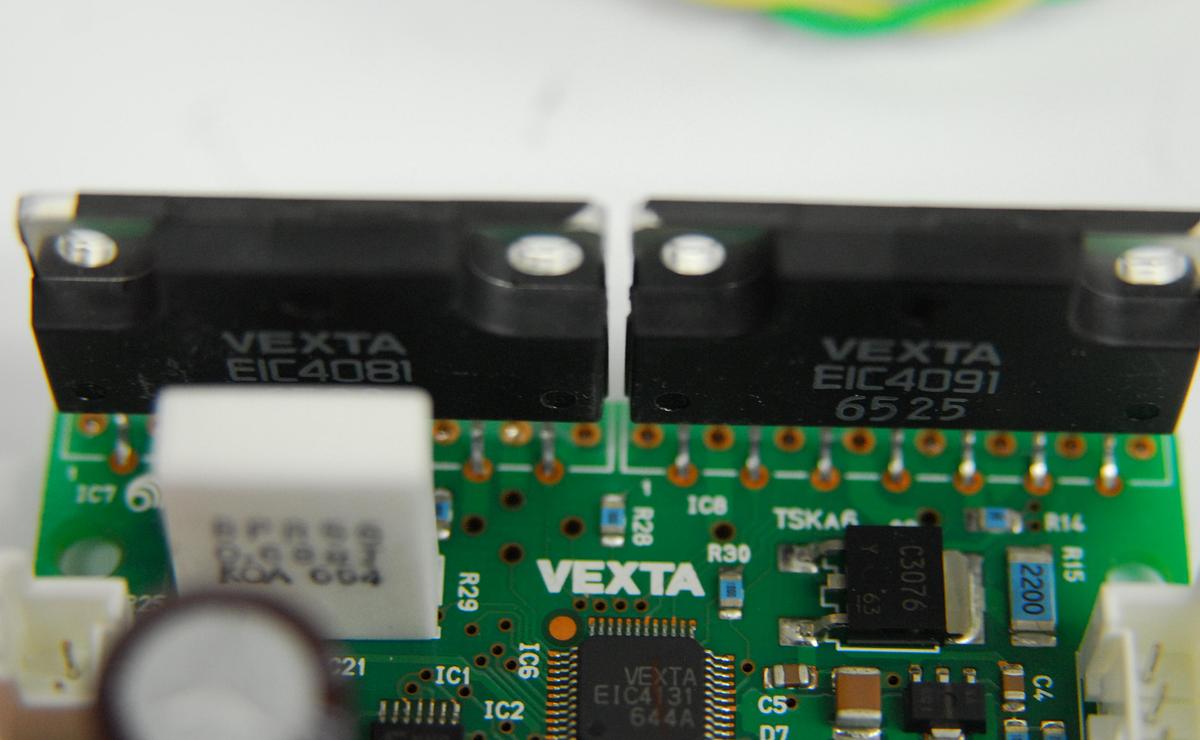 Used Oriental Motor Vexta SD5103P3 5-Phase Driver PK523A-H50 Stepper Motor