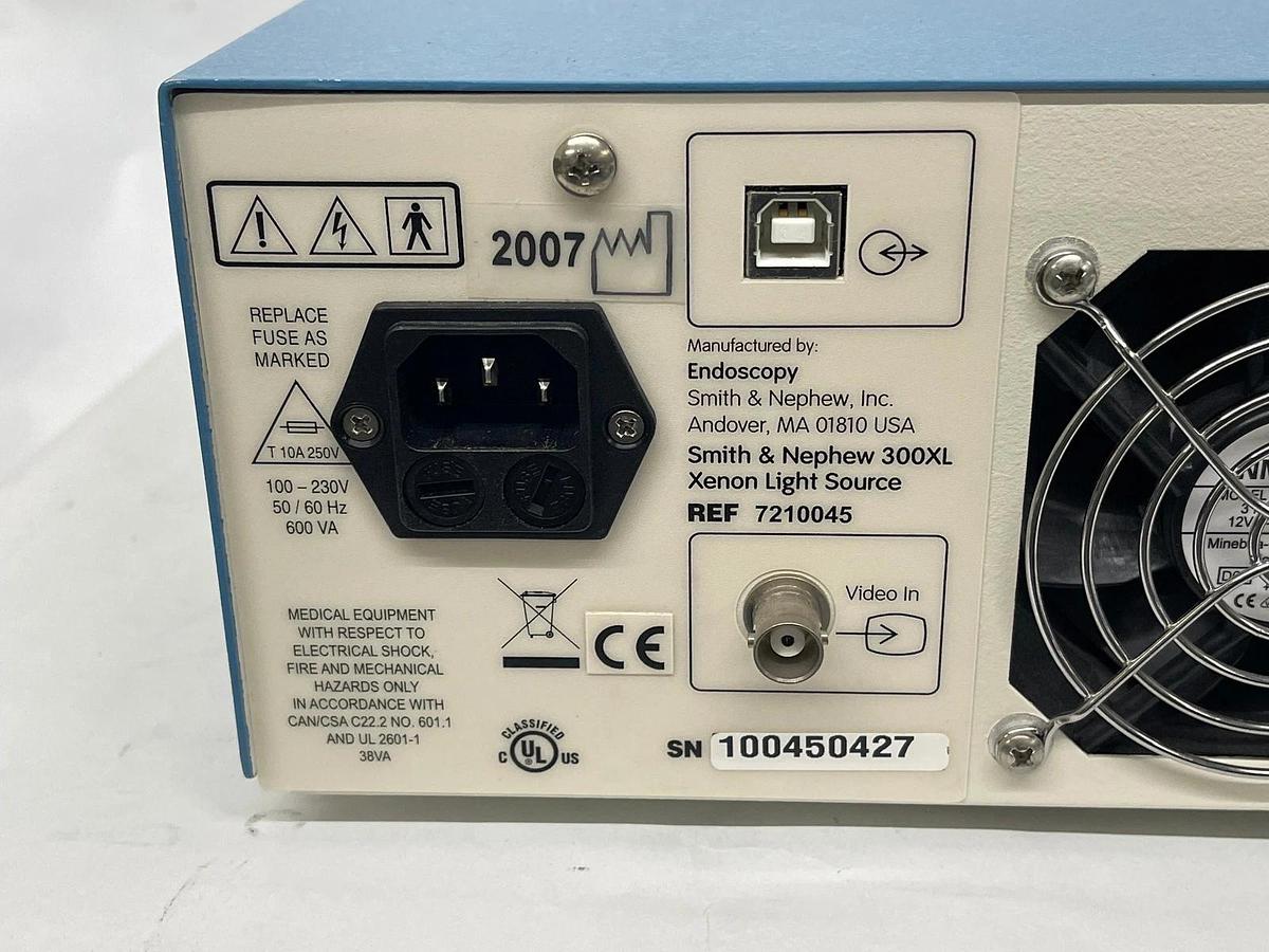Used Dyonics Smith & Nephew 300XL Zenon Light Source
