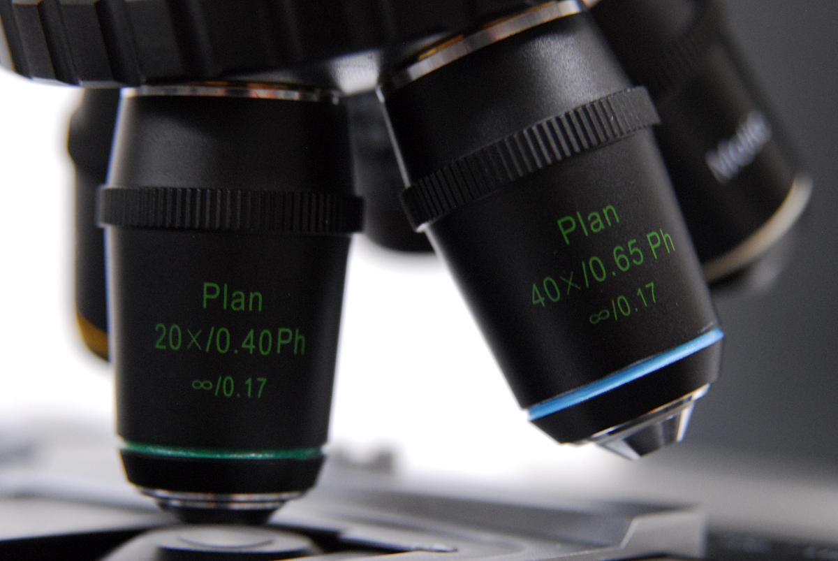 Used Motic BA400 Trinocular Phase Contrast Microscope W/ 4/10/20/40/100 Objectives