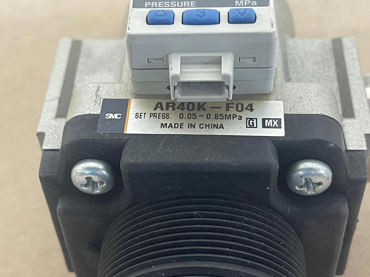 Used SMC AR40K-F04 Modular Regulator W/ ISE35-N-65 Digital Pressure Switch