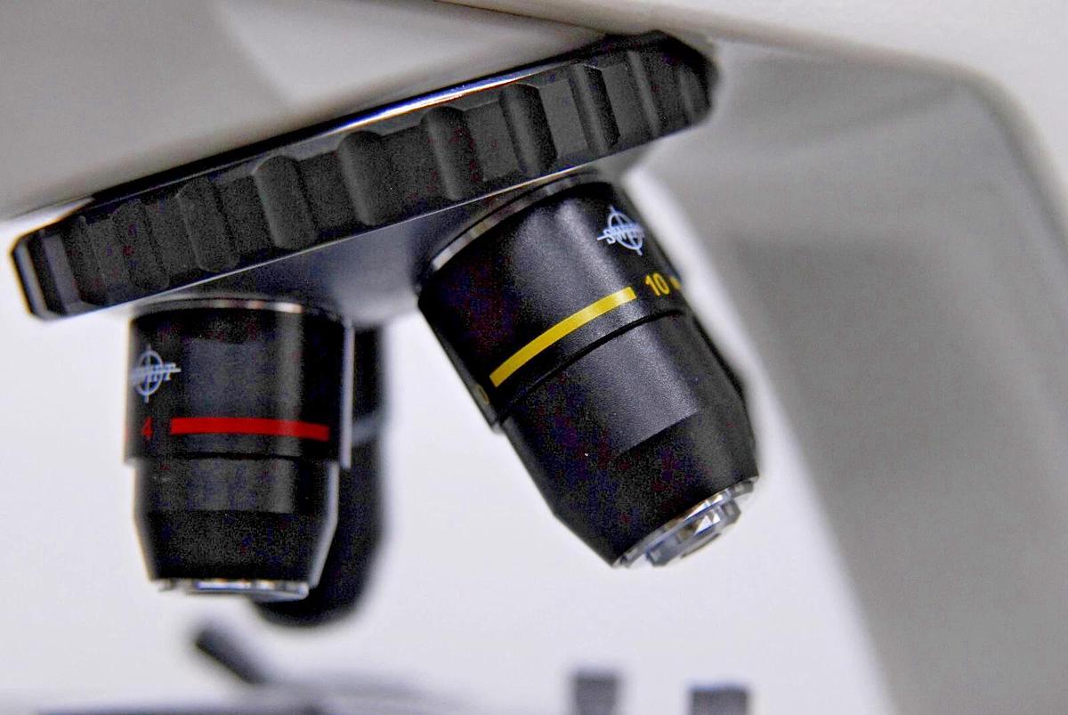 Used Swift M10 Microscope W/ Built in Camera/LCD, 4 Objectives - WORKS GREAT