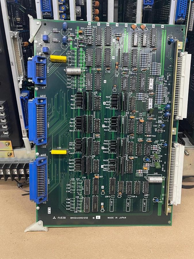 Used Mitsubishi UF01C-2 MELDAS-W7 Control Unit  W/ Installed Cards (DWC200H EDM)