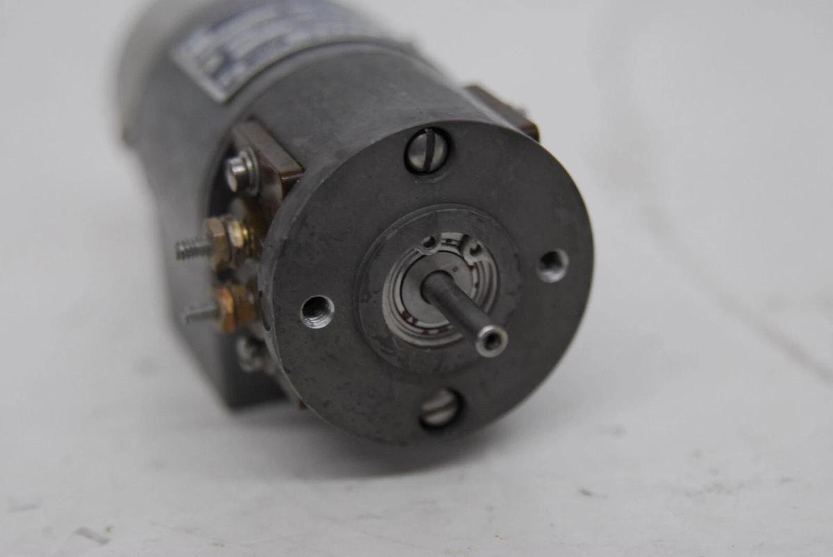 Used Reeves Instrument Corp 135359 A-16-114 DC Tachometer Generator