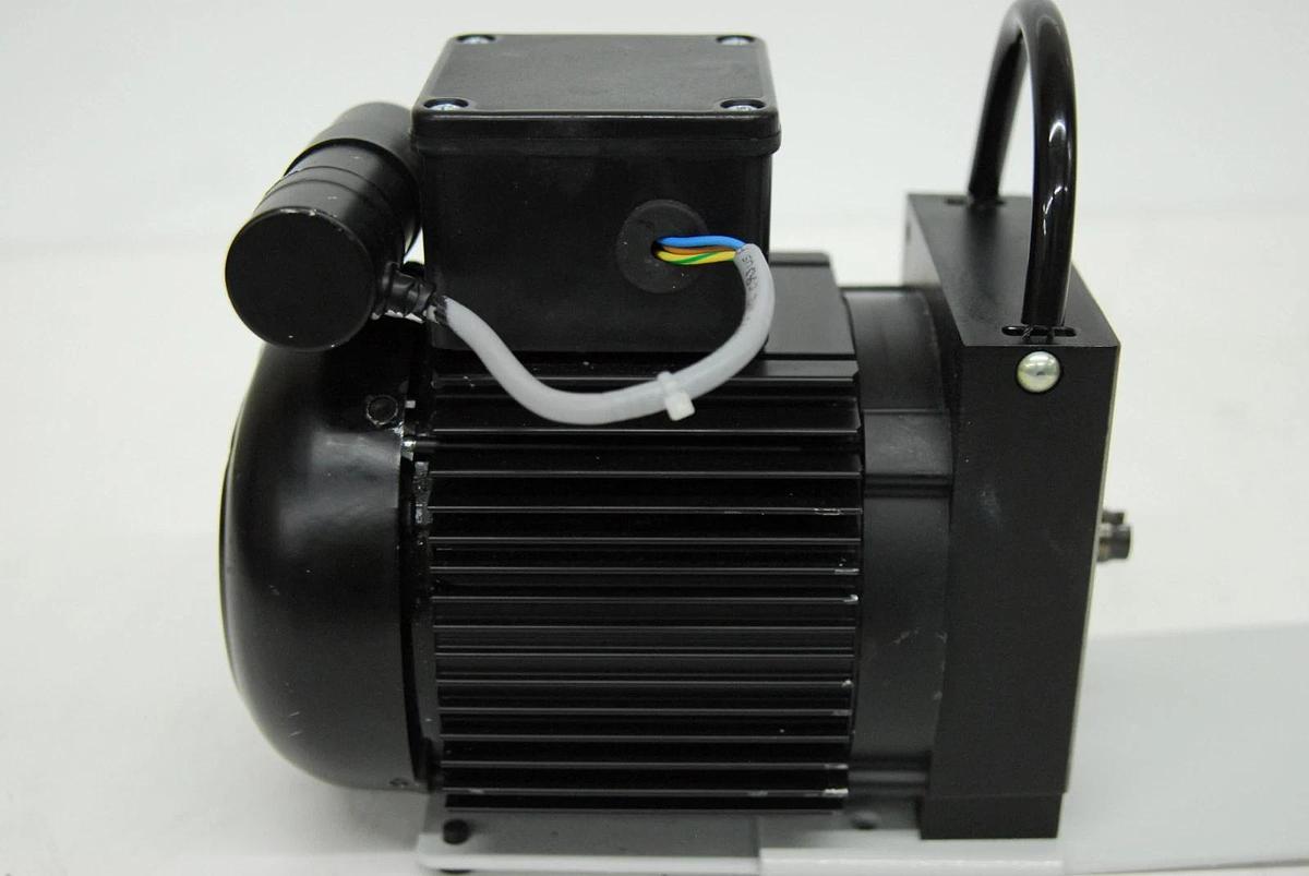 Used Hanning E7B2B-7-583 1-phase AC Motor 200-240VAC 2760/3155RPM (Pfiffer DUO 3)