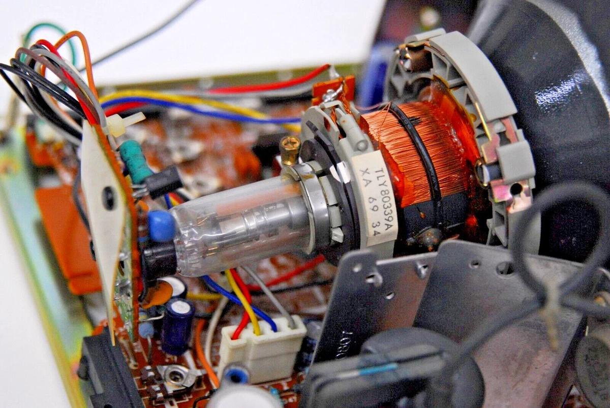 Used Vintage CRT - Matsushita 240AKB31N M-C9001N TR-90A1 9" Display (Shimadzu UV-160)