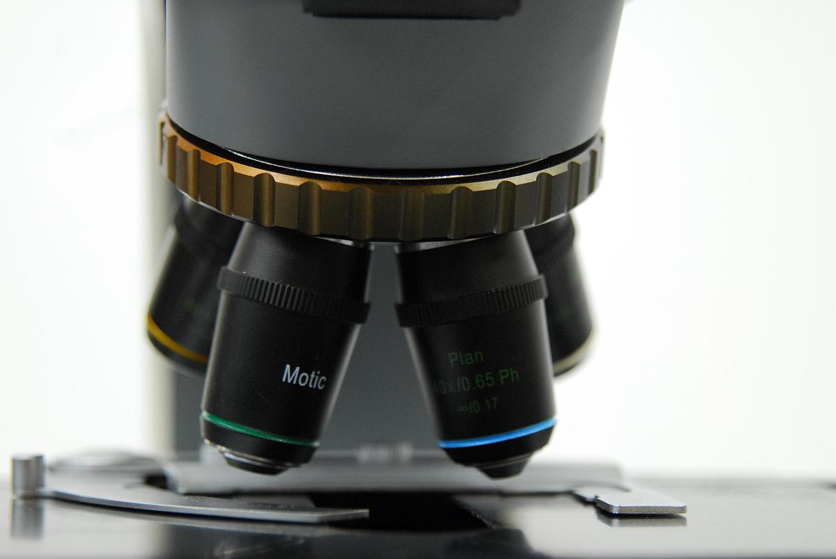 Used Motic BA400 Trinocular Phase Contrast Microscope W/ Plan 10/20/40/100 Objectives
