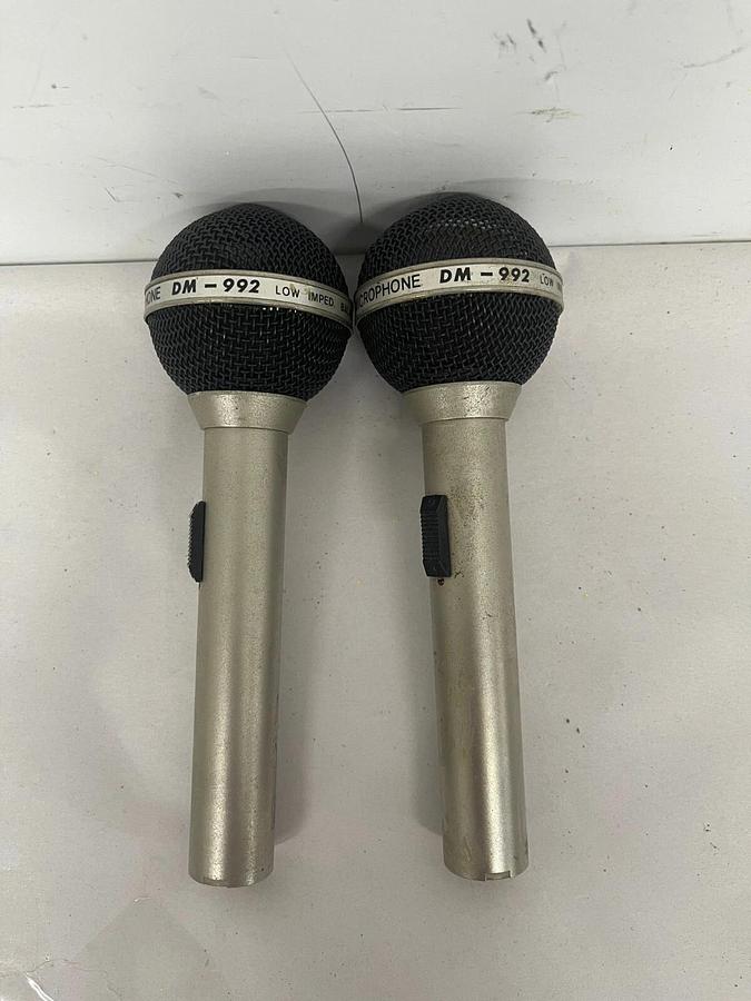 Used TOA DM-992 Low Imped. Balanced Dynamic Microphone Vintage - TESTED - Lot of 2 -