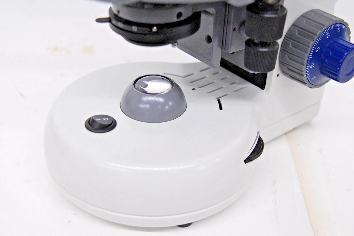 Used Swift M10 Microscope W/ Built in Camera/LCD, 4 Objectives - WORKS GREAT