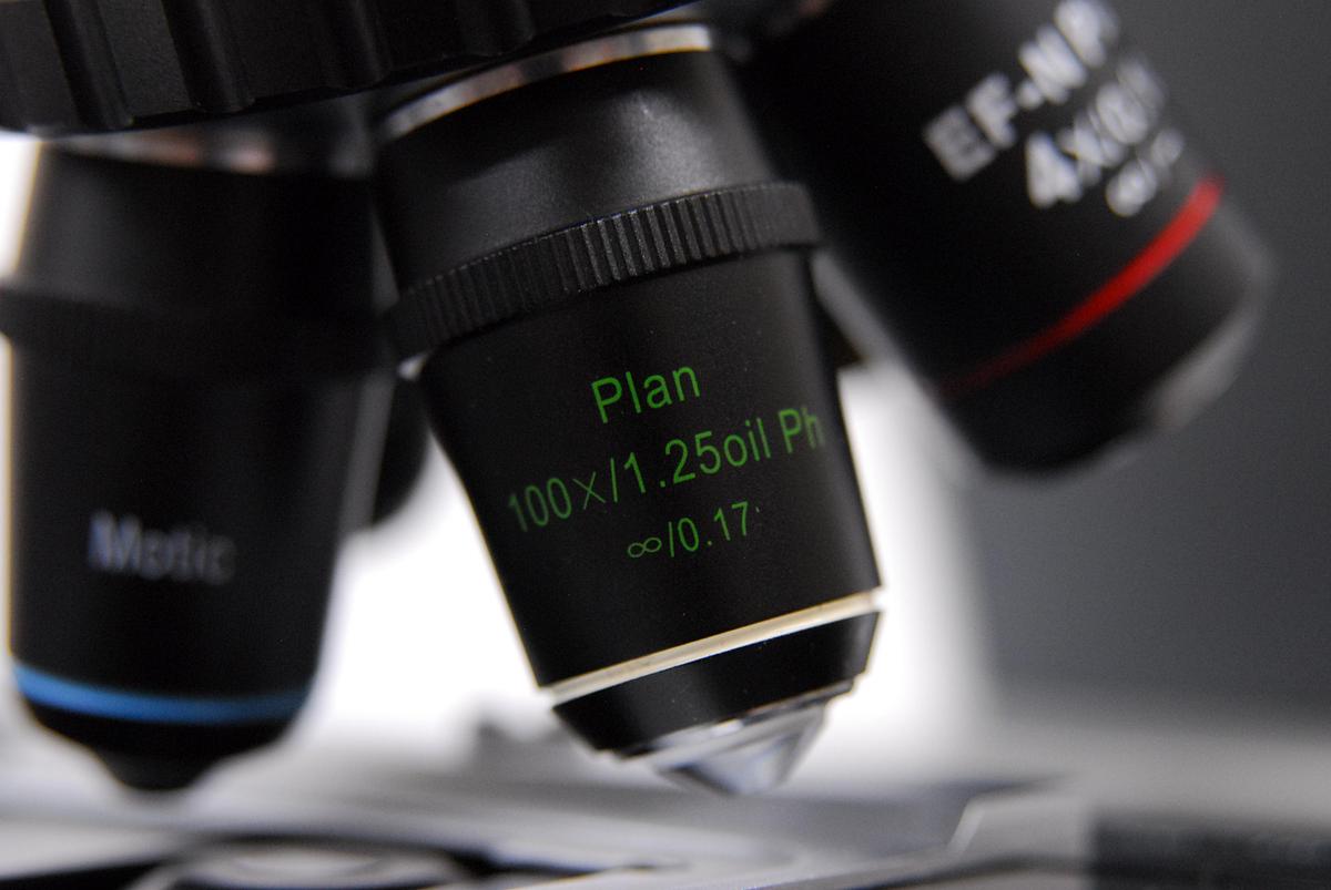 Used Motic BA400 Trinocular Phase Contrast Microscope W/ 4/10/20/40/100 Objectives