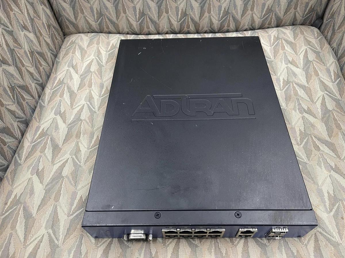Used Adtran NetVanta 1531 Network Switch ( 1700570f1 ) 607565037313
