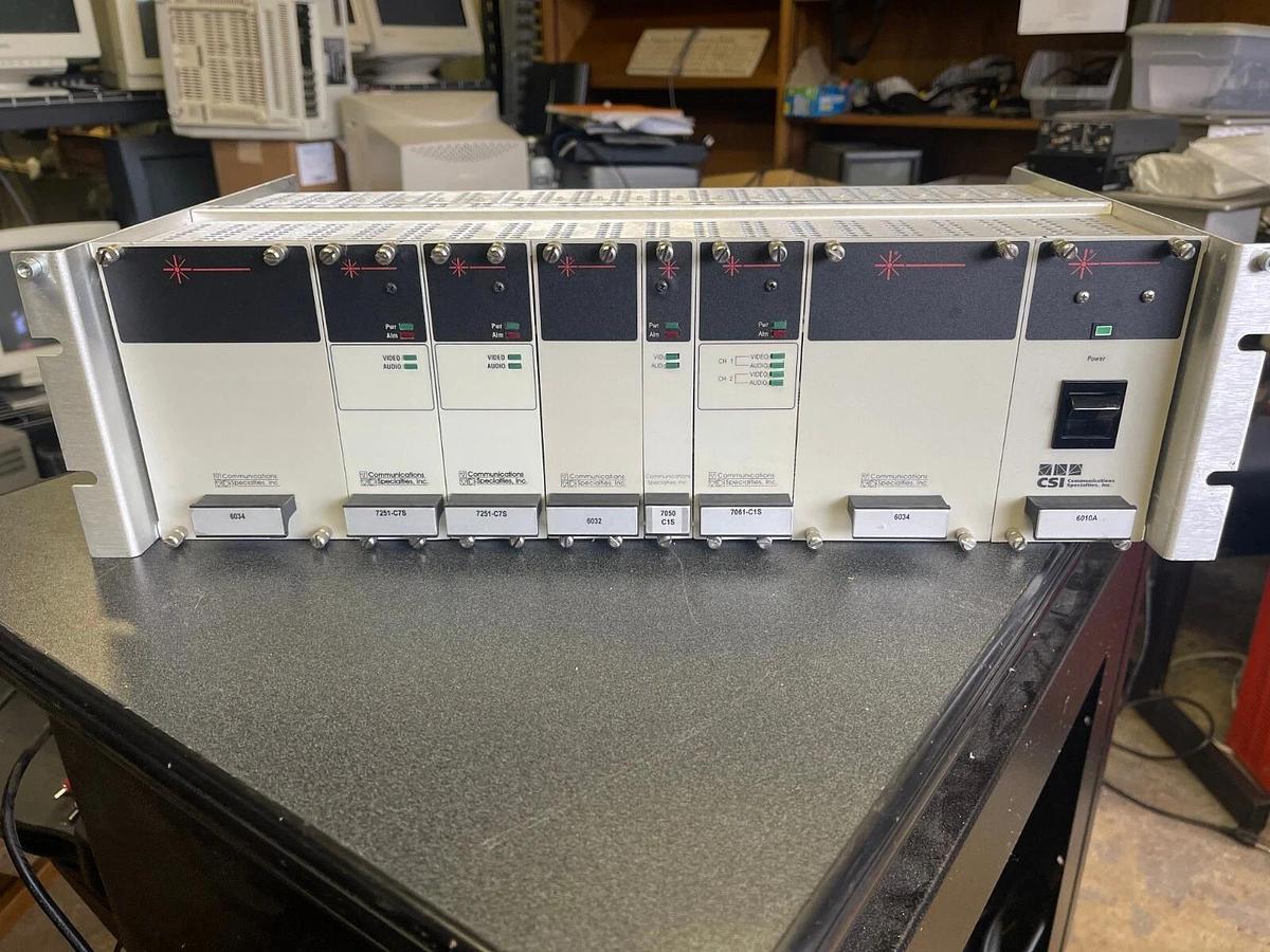 Used CSI Fiberlink 6000A Card Cage W/ Two 7251-C7S , 7050-C1S , 7061-C1S , 6010A