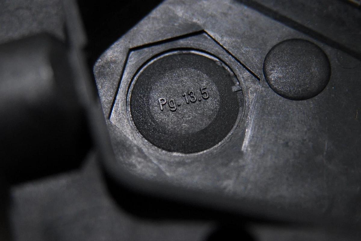 Used IFM efector ID0024 Inductive Proximity Sensor (IDE2050-ARKA/ID0024)