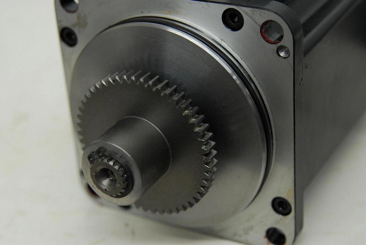 Used Kawasaki Sanyo Denki P60B13200LCX2C BL Super Servo Motor / 60490-1032RON Encoder